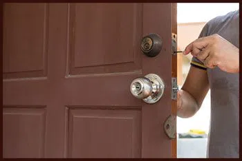 Usa Locksmith Service Chelsea, MA 617-580-9103 - 2-lockout-service